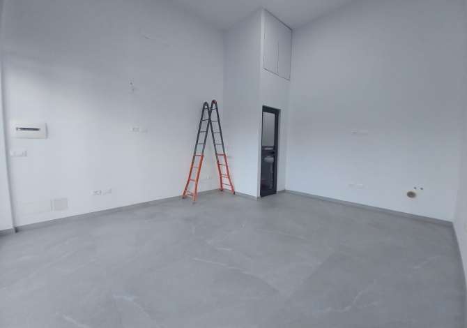 Ambiente Commerciale in Affitto 1+1 a Tirana - 600 Euro