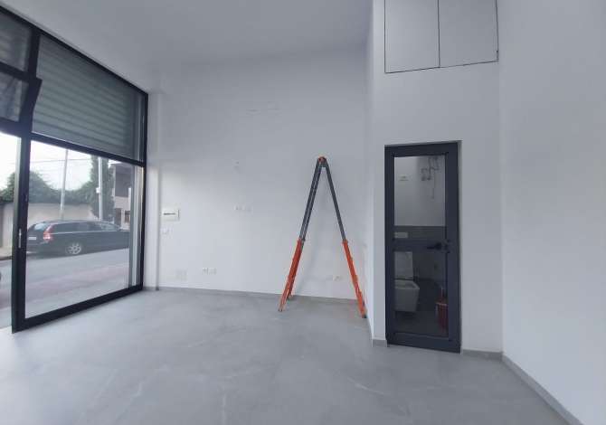 Ambiente Commerciale in Affitto 1+1 a Tirana - 600 Euro