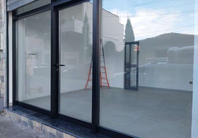 Ambiente Commerciale in Affitto 1+1 a Tirana - 600 Euro