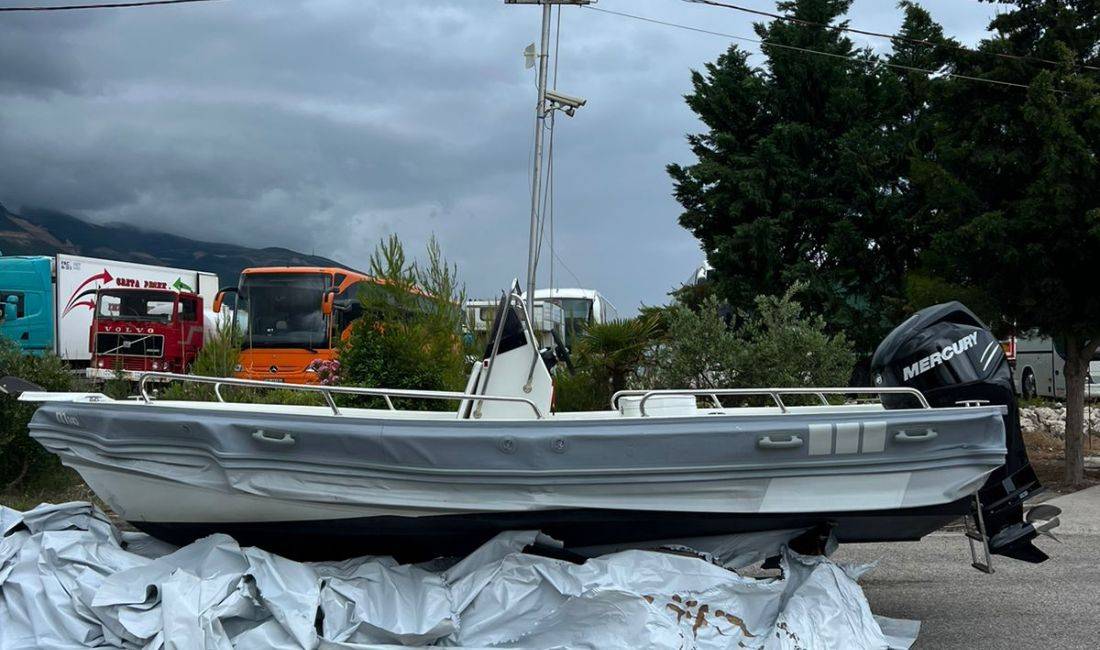 Shitet Gomone e markes Marshall