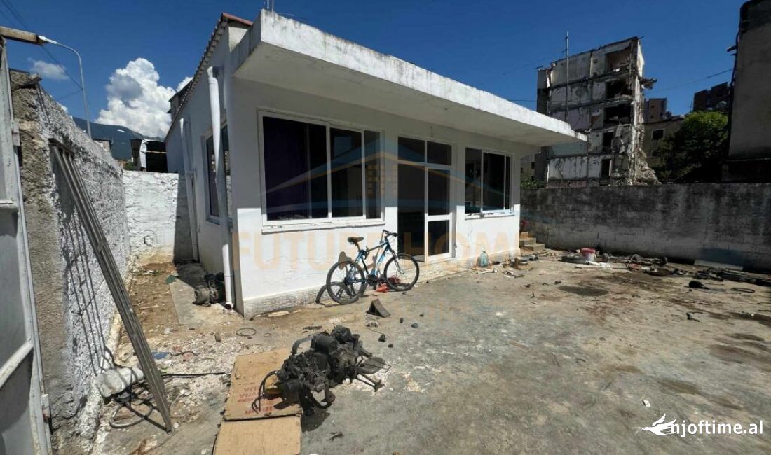 	Shitet, Godine Biznesi+Truall, Varri i Bamit. UNA42362