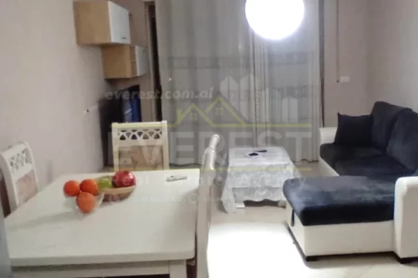 Shtepi me qera Apartament ne Tirane, 1+1, Mobilimi E mobiluar, Pagesa 60,000  Leke.