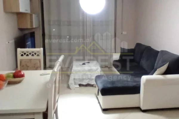 Shtepi me qera 1+1 ne Tirane - 60,000 Leke