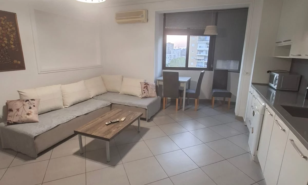 Shtepi me qera Apartament ne Tirane, 2+1, Mobilimi E mobiluar, Pagesa 65,000  Leke.