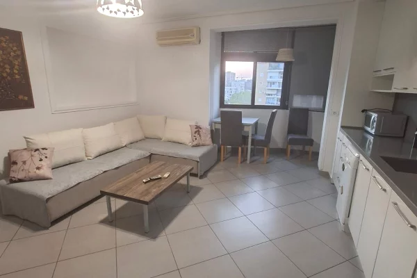 Shtepi me qera 2+1 ne Tirane - 65,000 Leke