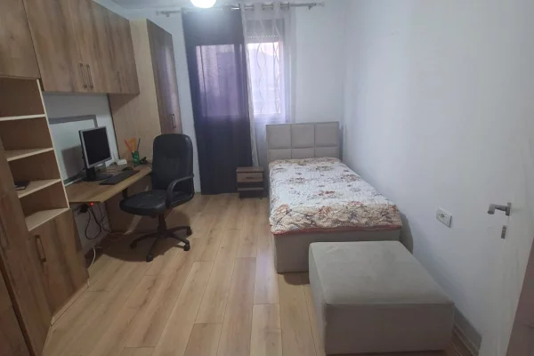 Shtepi me qera Apartament ne Tirane, 2+1, Mobilimi E mobiluar, Pagesa 65,000  Leke.