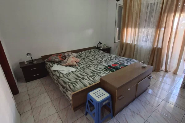 Shtepi me qera Apartament ne Tirane, 2+1, Mobilimi E mobiluar, Pagesa 60,000  Leke.