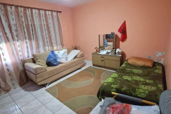 Shtepi me qera Apartament ne Tirane, 2+1, Mobilimi E mobiluar, Pagesa 60,000  Leke.