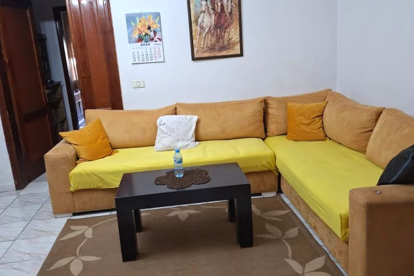 Shtepi me qera Apartament ne Tirane, 2+1, Mobilimi E mobiluar, Pagesa 60,000  Leke.
