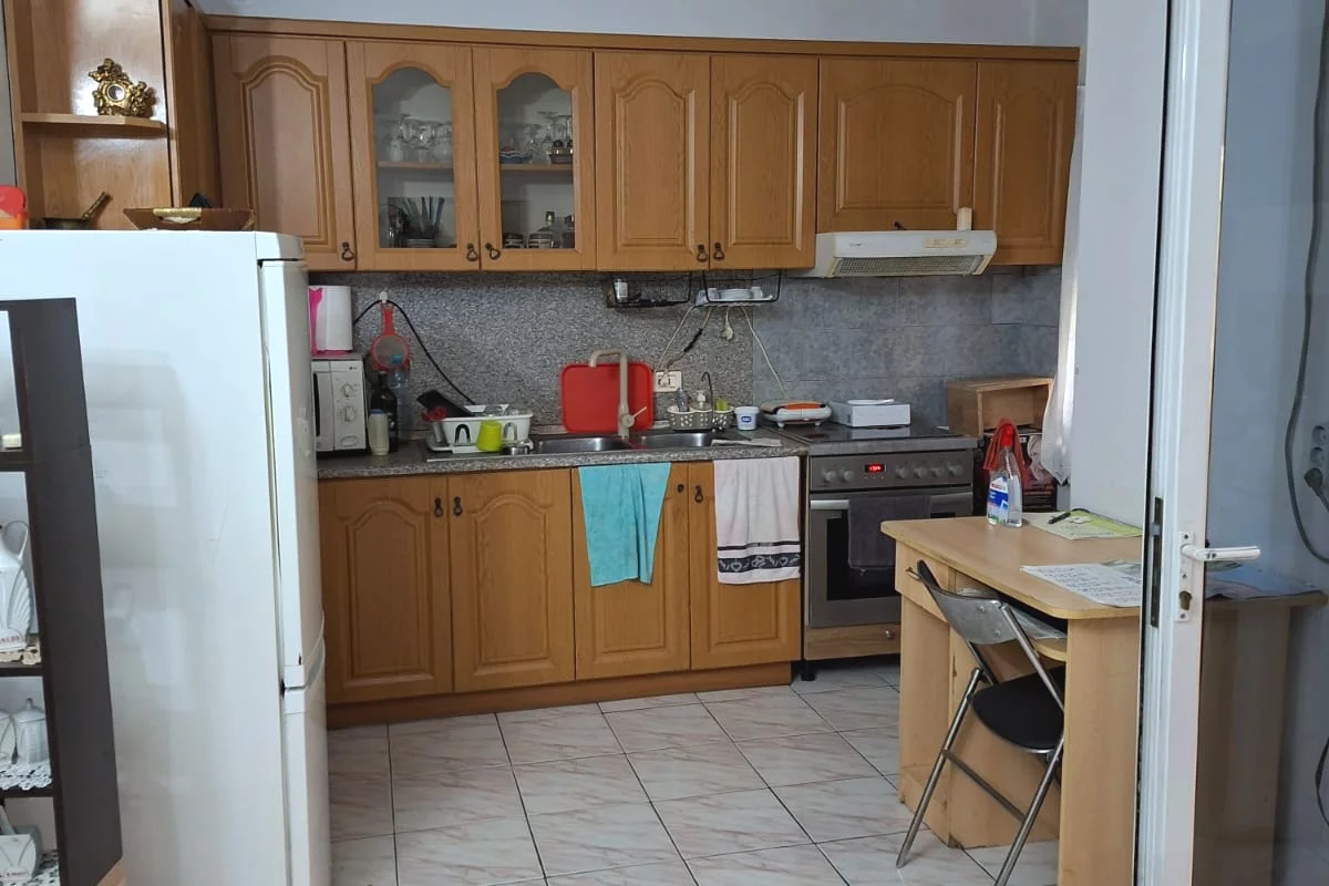 Shtepi me qera Apartament ne Tirane, 2+1, Mobilimi E mobiluar, Pagesa 60,000  Leke.
