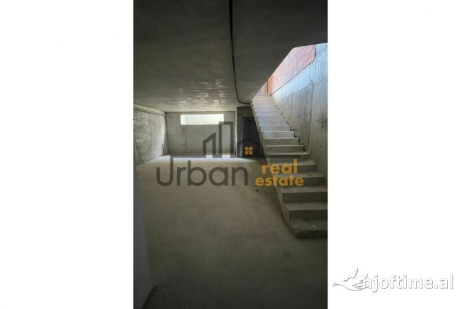 Villa di lusso in vendita a Tirana 6+1, Vuoto