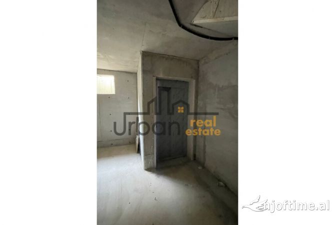 Villa di lusso in vendita a Tirana 6+1, Vuoto