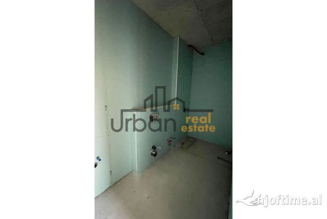 Villa di lusso in vendita a Tirana 6+1, Vuoto