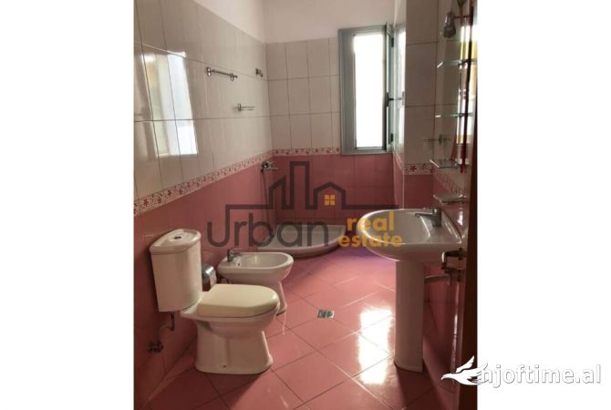 Shtepi ne shitje Apartament ne Vlore, 1+1, Mobilimi E mobiluar, Pagesa 235,000  Euro.