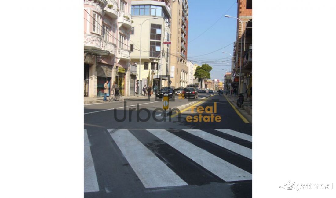 Tirane, shitet garazh , 25 m2 30.000 Euro (Rruga e Barrikadave)