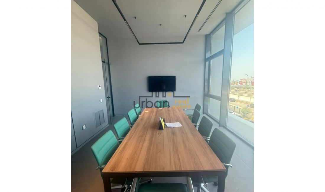 ZYRA ME QIRA | BUZE AUTOSTRADES, PRANE QTU - 3300Euro | 300m2