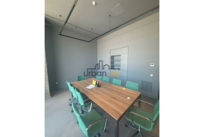 ZYRA ME QIRA | BUZE AUTOSTRADES, PRANE QTU - 3300Euro | 300m2