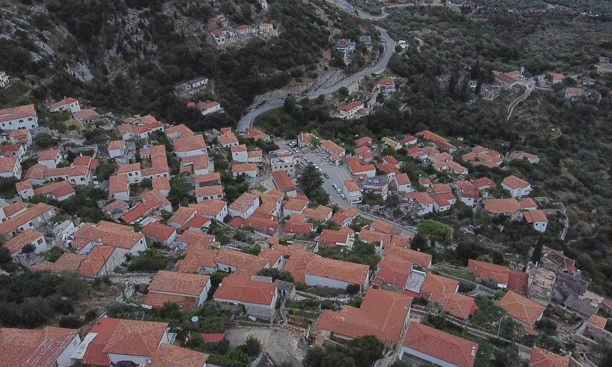 Shtepi ne shitje Apartament ne Himare, 2+1, Mobilimi E mobiluar, Pagesa 2,000,000  Euro.