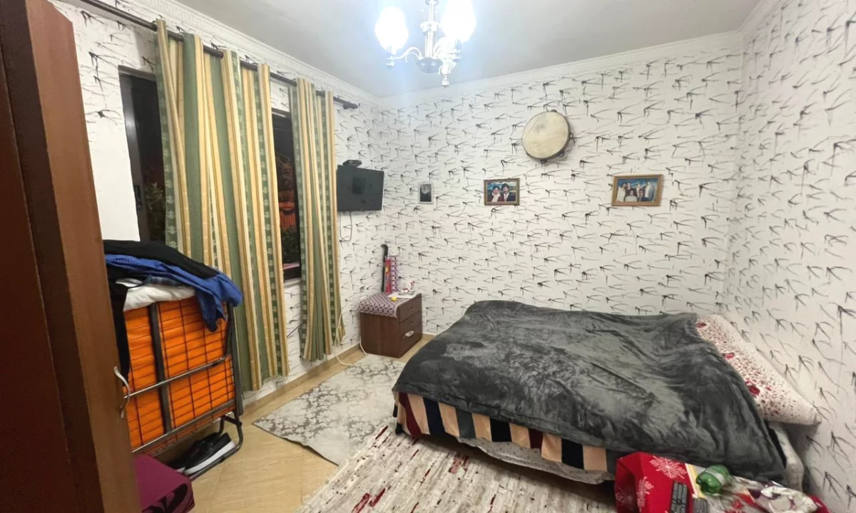 Shtepi ne shitje Apartament ne Tirane, 4+1, Mobilimi E mobiluar, Pagesa 190,000  Euro.