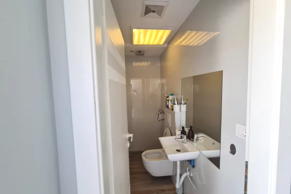 Shtepi ne shitje Apartament ne Tirane, Garsoniere, Mobilimi E mobiluar, Pagesa 230,000  Euro.