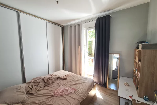 Shtepi ne shitje Apartament ne Tirane, Garsoniere, Mobilimi E mobiluar, Pagesa 230,000  Euro.