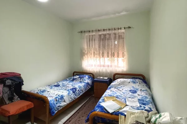 Shtepi ne shitje Apartament ne Tirane, 2+1, Mobilimi E mobiluar, Pagesa 14,000,000  Leke.
