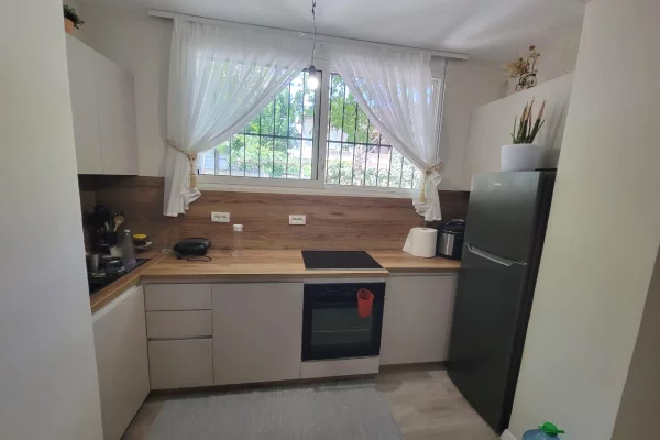 Appartamento in vendita a Tirana 1+1, Arredato