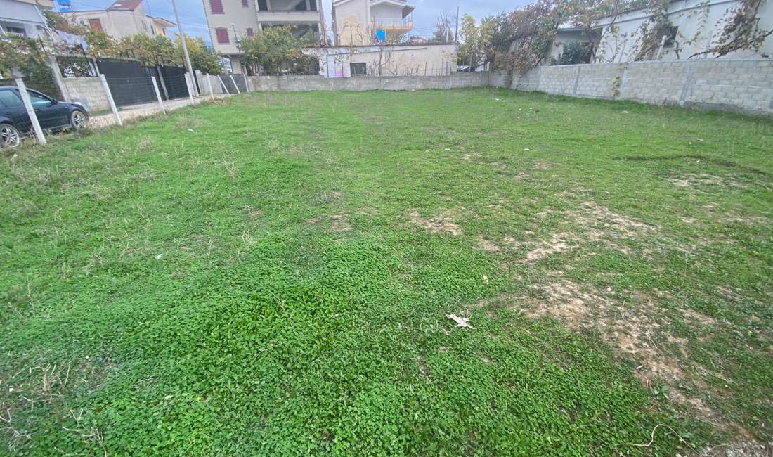 Tirane, shes toke 714 m2 99.000 Euro (Kashar)