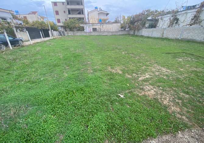 Truall ose Toke ne Tirane - 99,000 Euro