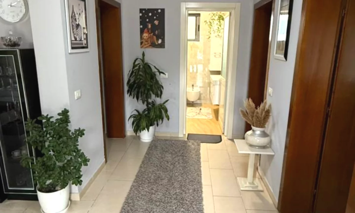 Casa privata/Indipendente in vendita a Tirana 2+1, Arredato