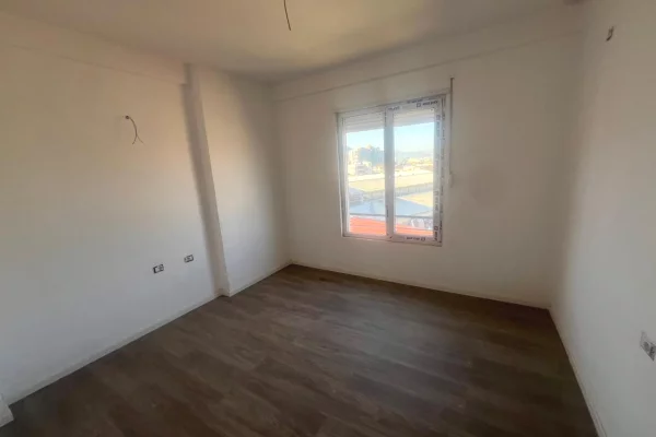 Qera, Ambient Biznesi + Post Parkim, Selite, Tirane - 800Euro | 150 m2