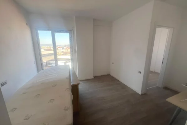 Qera, Ambient Biznesi + Post Parkim, Selite, Tirane - 800Euro | 150 m2