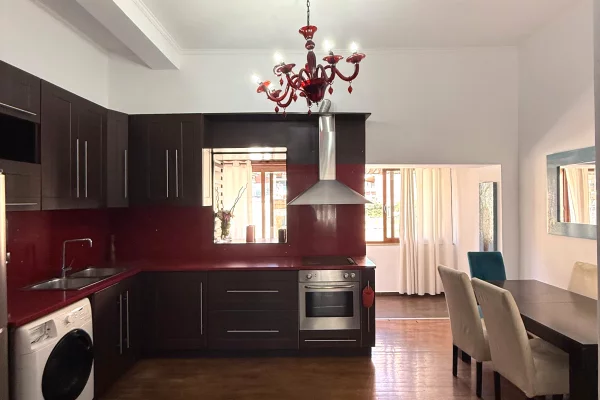 Shtepi me qera Apartament ne Tirane, 2+1, Mobilimi E mobiluar, Pagesa 1,200  Euro.