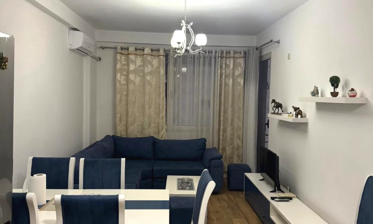 Shtepi ne shitje Apartament ne Tirane, 1+1, Mobilimi E mobiluar, Pagesa 120,000  Euro.