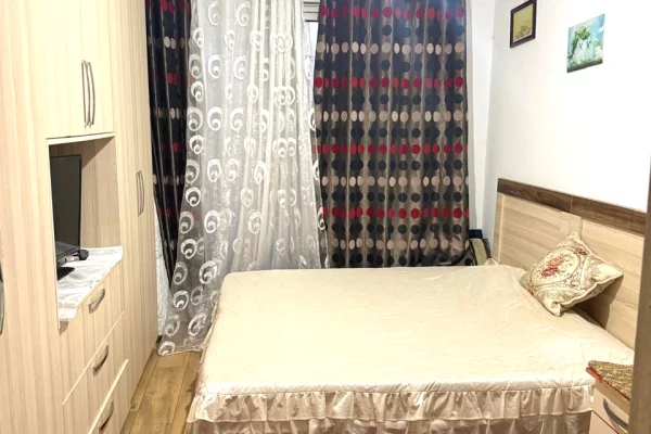 Shtepi ne shitje Apartament ne Tirane, 1+1, Mobilimi E mobiluar, Pagesa 120,000  Euro.