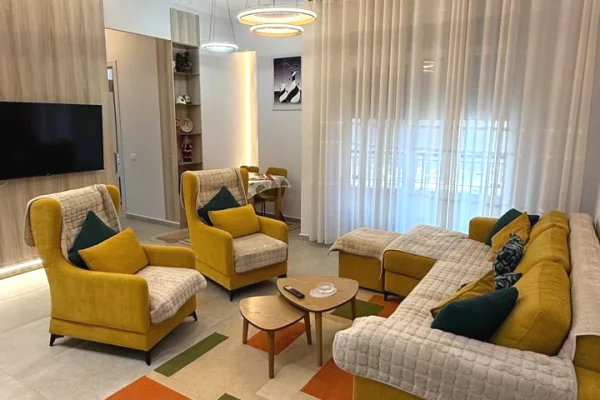 Qera, Apartament 2+1+2, Qendër , Tiranë - 1200€ | 110 m²