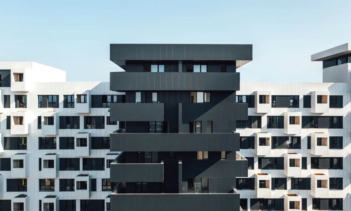 Shtepi ne shitje Apartament ne Tirane, 2+1, Mobilimi Bosh, pa mobiluar, Pagesa 270,000  Euro.