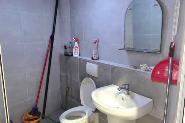 Qera, Dyqan, Prane Rruges se Barrikadave, Tirana - 400Euro | 40 m2