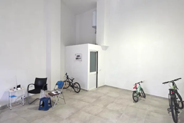 Ambient biznesi me qera 1+1 ne Tirane - 400 Euro