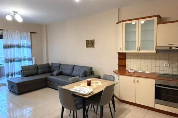 Appartamento in affitto a Tirana 1+1, Arredato