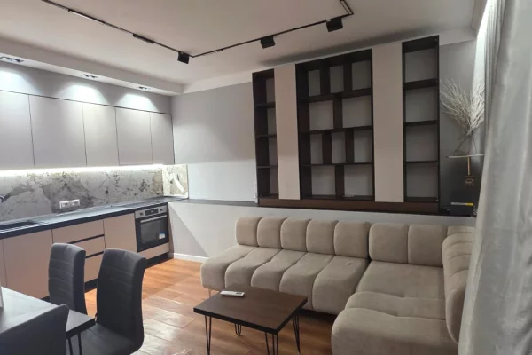 Shtepi me qera 2+1 ne Tirane - 800 Euro