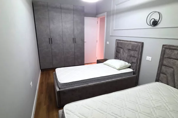 Shtepi me qera Apartament ne Tirane, 2+1, Mobilimi E mobiluar, Pagesa 800  Euro.