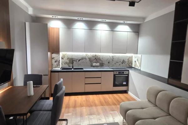 Shtepi me qera Apartament ne Tirane, 2+1, Mobilimi E mobiluar, Pagesa 800  Euro.