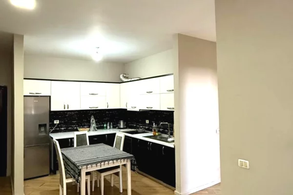 Shtepi ne shitje Apartament ne Tirane, 2+1, Mobilimi E mobiluar, Pagesa 125,000  Euro.