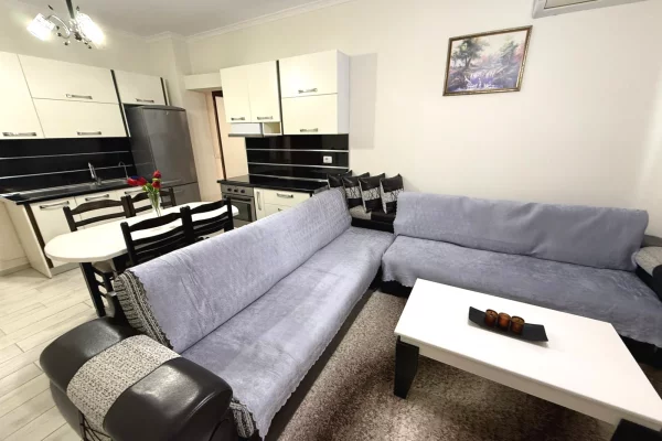 Qera ,Apartament 2+1, Astir, Tiranë - 42,000 Lekë | 70 m²