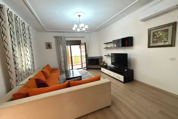 Qera, Duplex , Kompleksi Mangalem, Tiranë - 1300€ | 170 m²