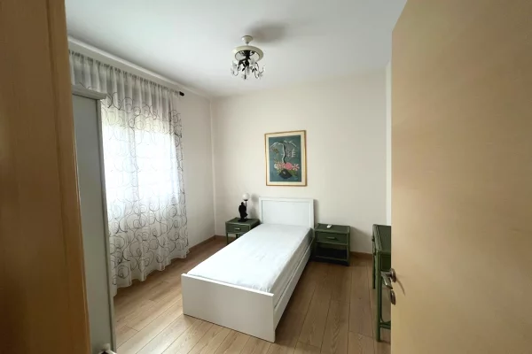 Duplex (2 storey house) for rent in Tirana 5+1, Furnished