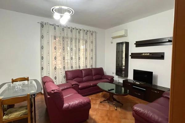 Qera, Shtëpi Private, 1+1+Post Parking , Astir, Tiranë - 500€ | 73 m²