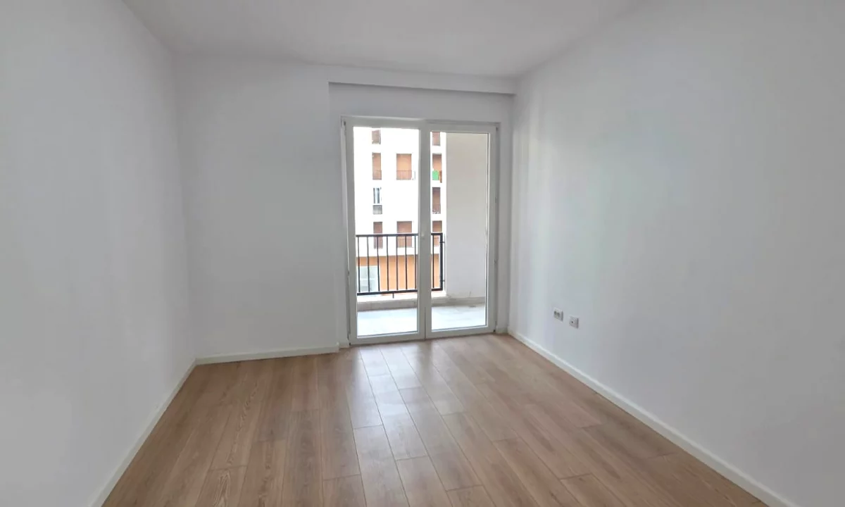 Shtepi me qera Apartament ne Tirane, 2+1, Mobilimi Pjeserisht e mobiluar, Pagesa 530  Euro.