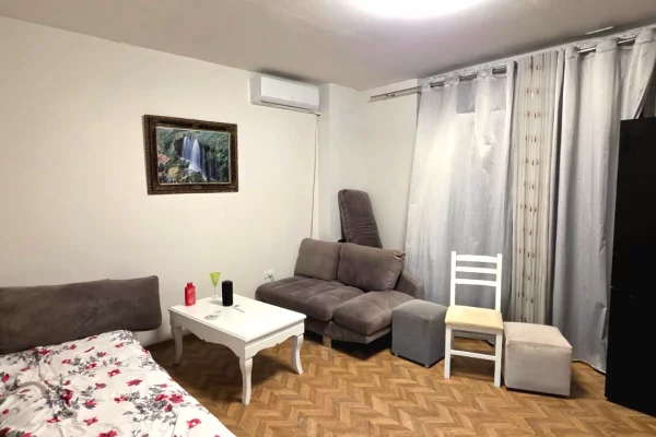 Shtepi me qera Apartament ne Tirane, 2+1, Mobilimi E mobiluar, Pagesa 450  Euro.